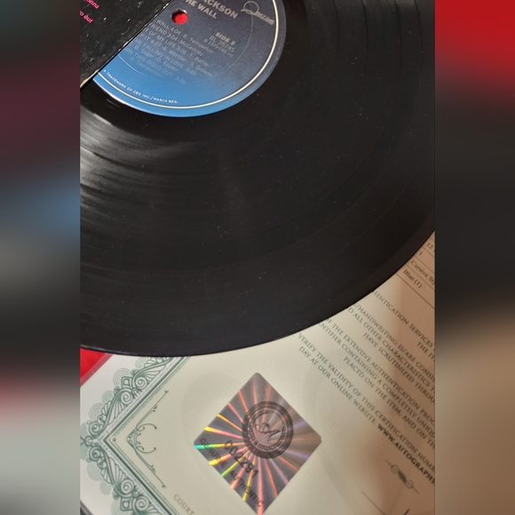 MICHAEL JACKSON AUTOGRAPHED VINYL - Picture 4 of 6